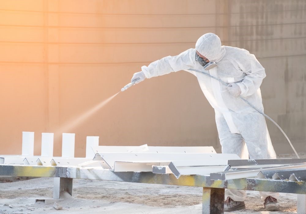 Offro servizio di verniciatura a spruzzo e a mano